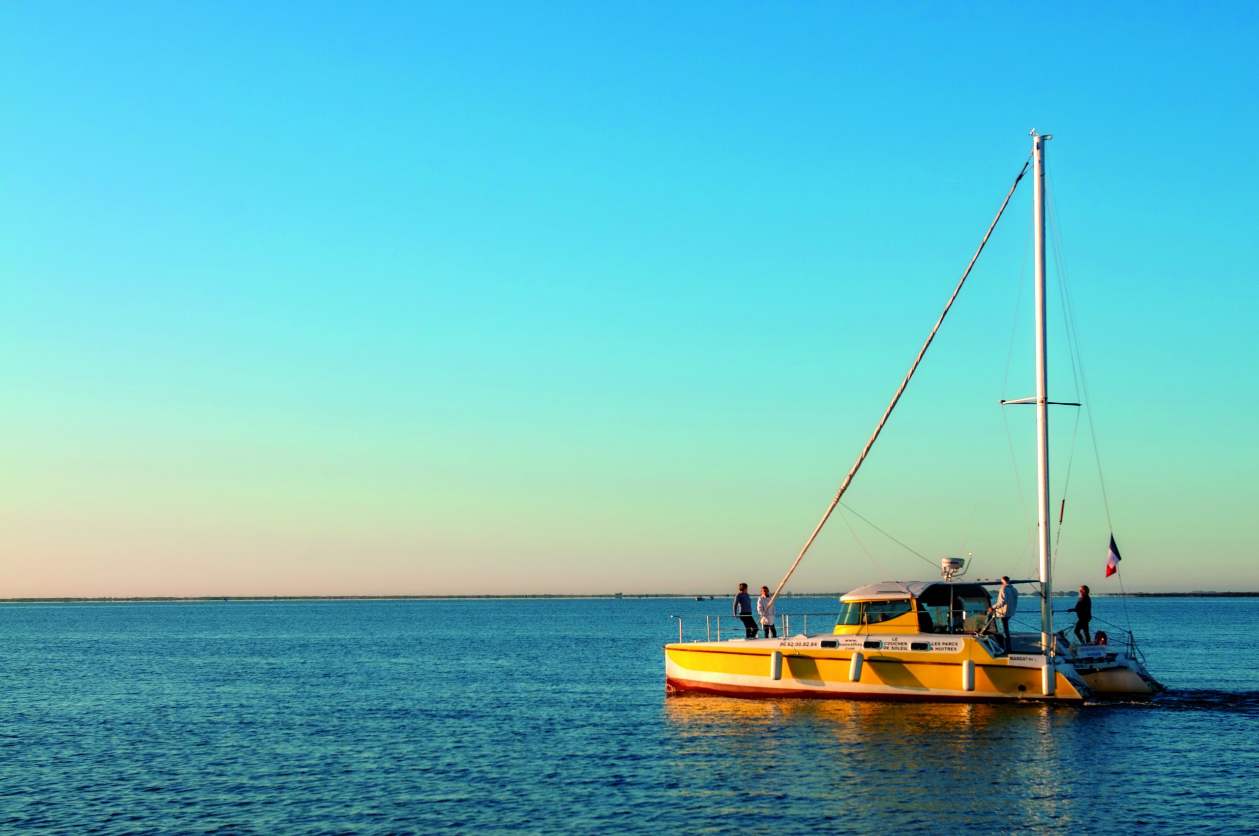 Mer ou étang sur catamaran